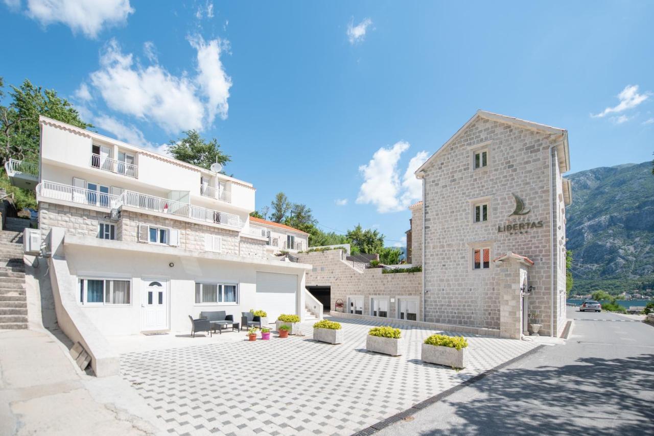 Seafront Apartment Kotor Luaran gambar